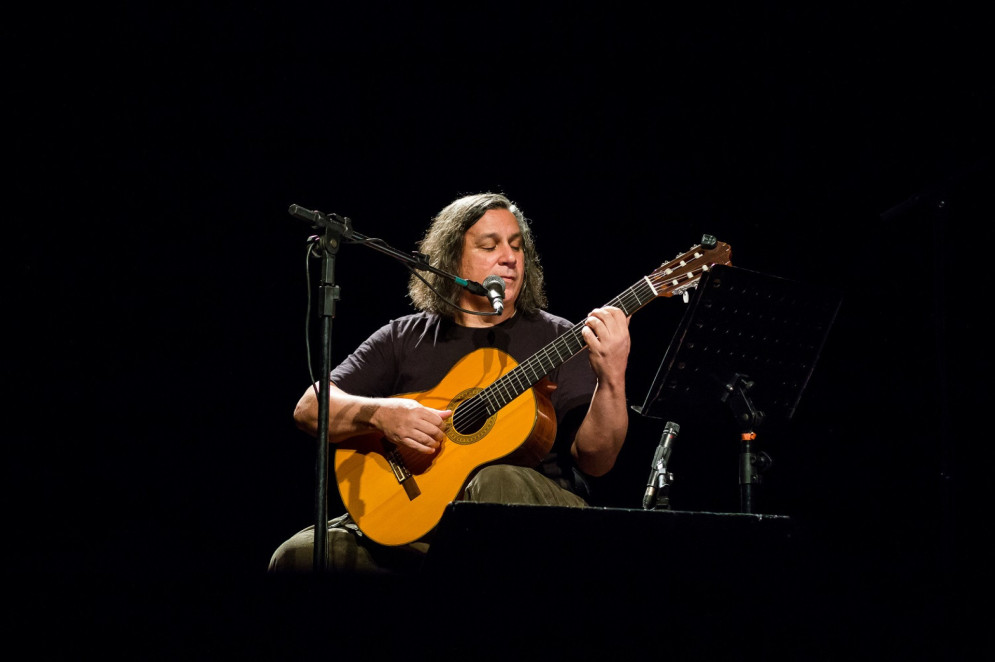 Renato Braz se apresenta no Cantinho do Frango, em Fortaleza