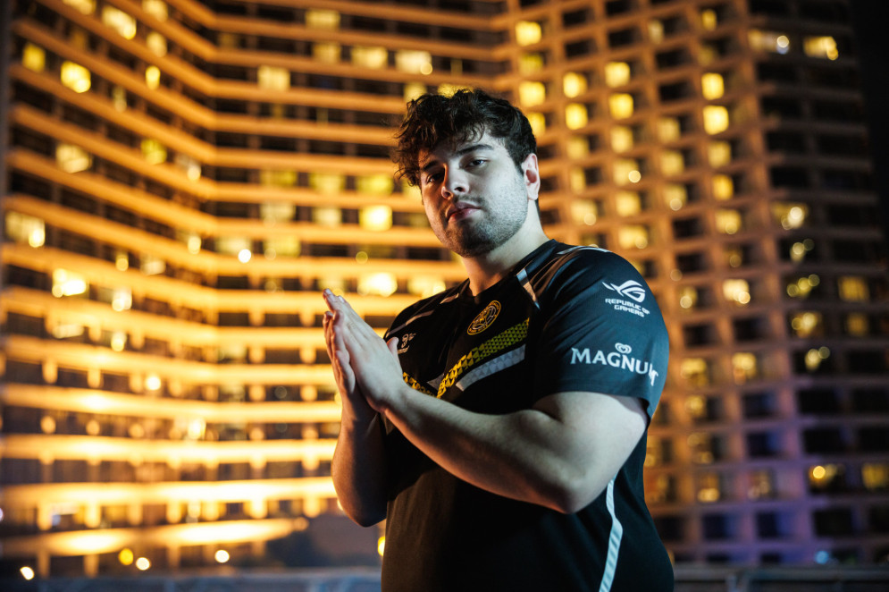 Depois de aprender inglês, Less aposta em alguma língua asiática, região onde os esportes eletrônicos são muito fortes(Foto: Liu Yicun / Valorant)