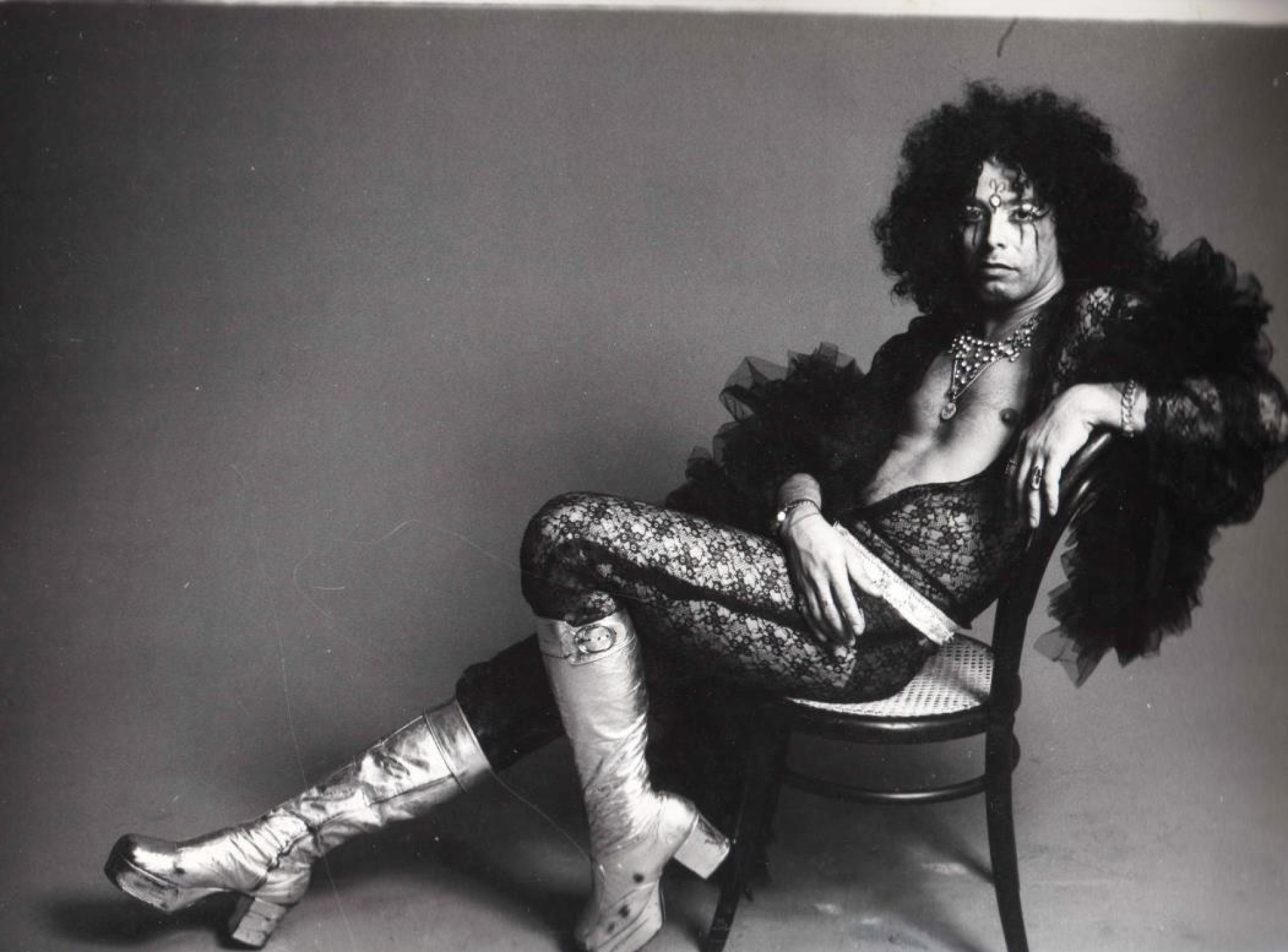 Biografia misturada com autobiografia conta a história de Edy Star, artista do glam rock nacional
 (Foto: Divulgação)