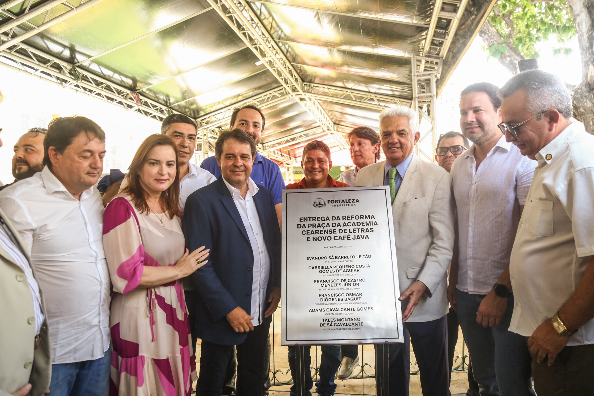 (Foto: JoaoFilho Tavares)Autoridades com o presidente da ACL, Tales de Sá Cavalcante, na inauguração de anexo do Palácio da Luz 