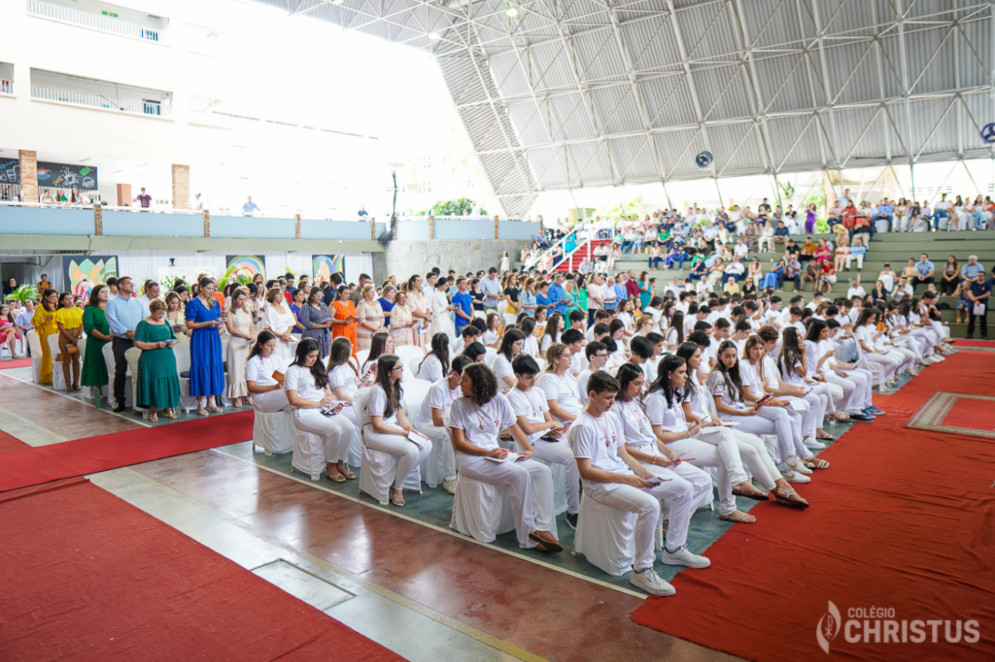 Celebração da Crisma no Christus Barão de Studart (Foto: Rebeca Quirino/Divulgação)