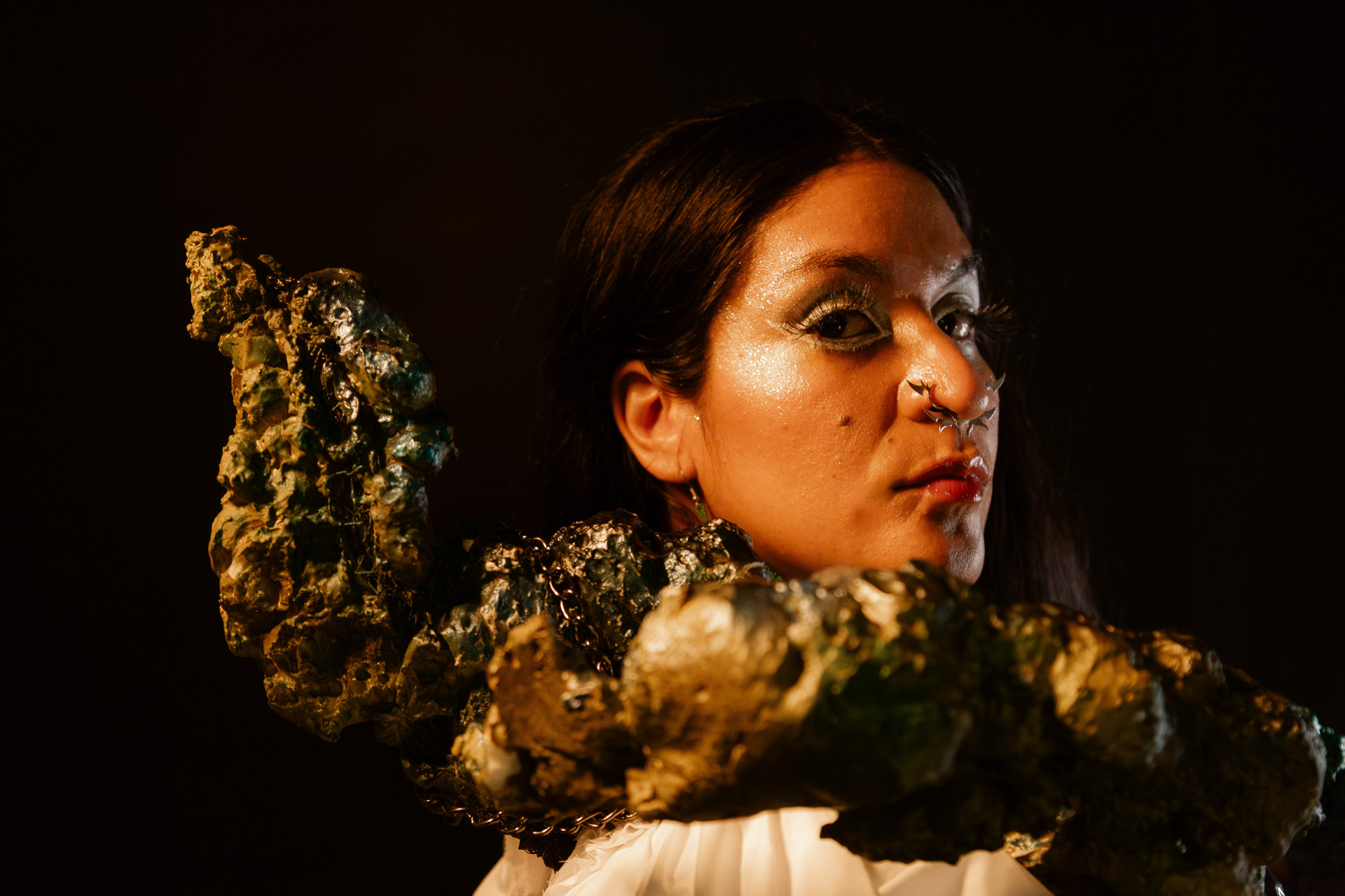 Brisa Flow é referência no futurismo indígena (Foto: Tons de Foto/Divulgação)
