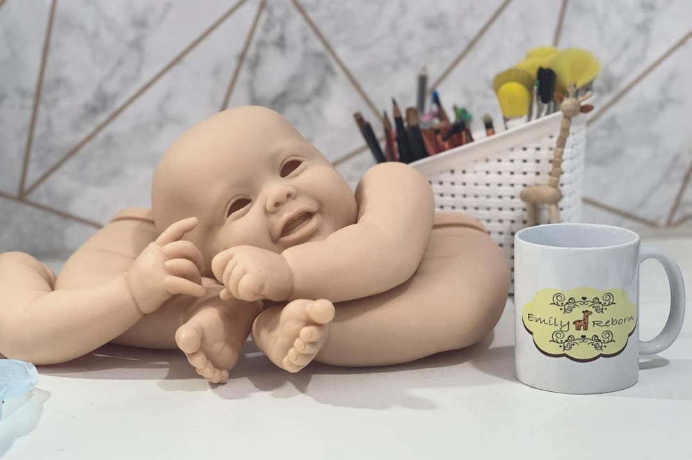 O mercado e a produção artística das bonecas reborn(Foto: Reprodução/Instagram/Emily Reborn)
