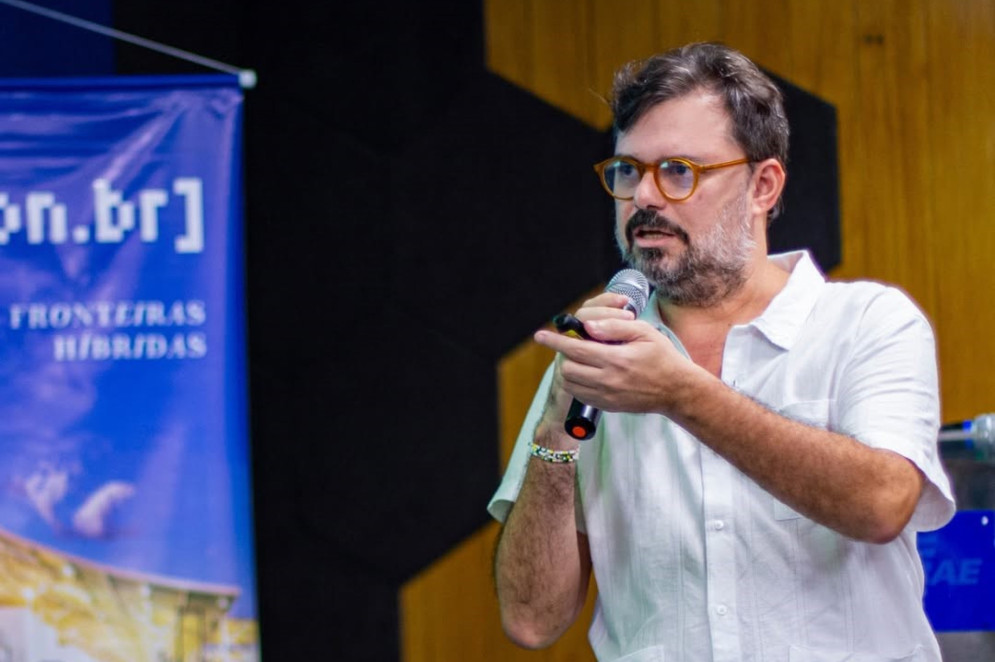 O arquiteto cearense Clevio Rabelo é doutor em História da Arquitetura pela FAUUSP e professor do departamento de arquitetura, urbanismo e design da UFC(Foto: Reprodução/Instagram)