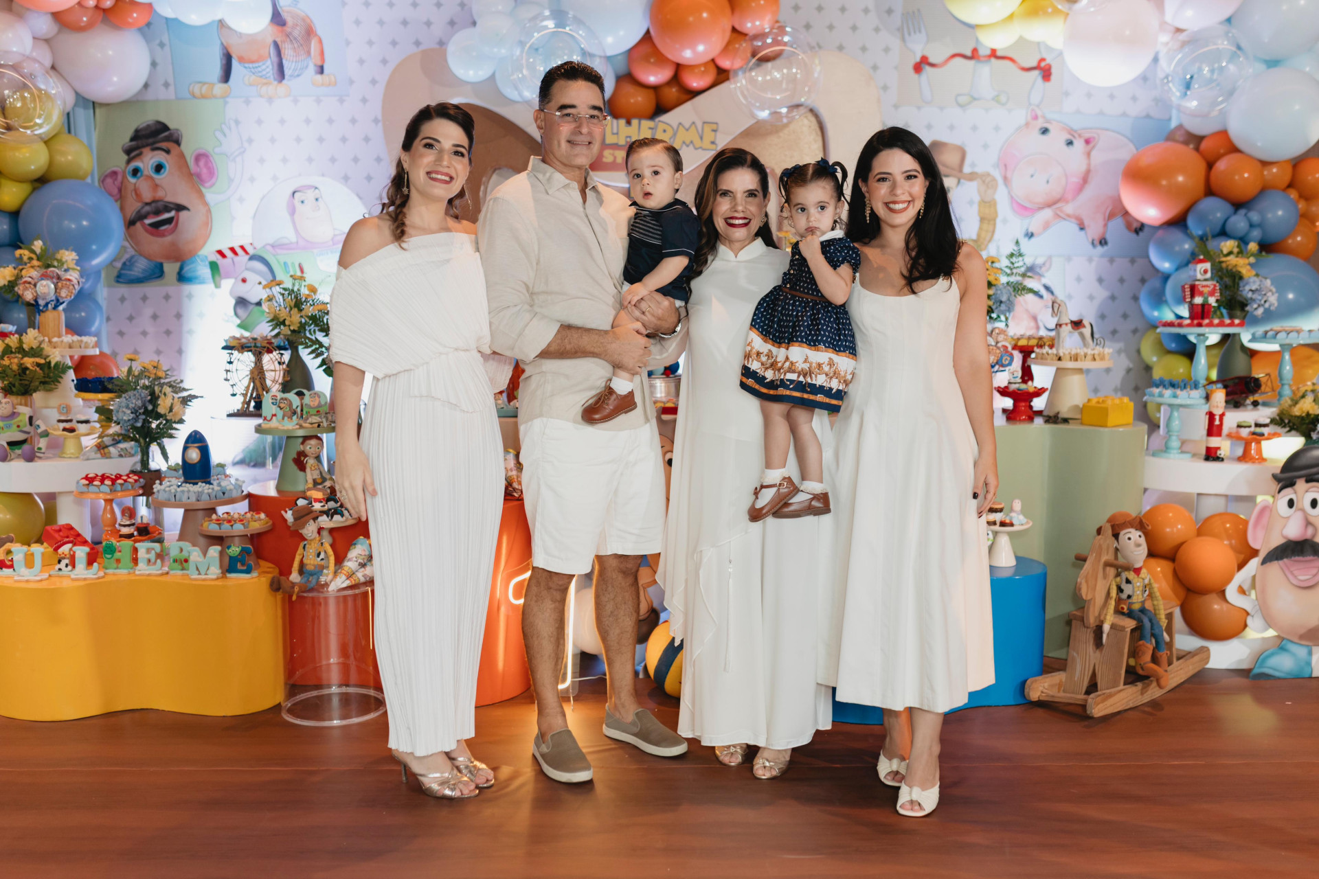 Daniel Arruda e Veruska com as filhas Pamella e Nikole e os netos Guilherme e Maitê
 (Foto: arquivo familiar )