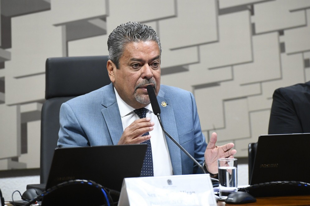 À mesa, em pronunciamento, presidente da CPIBETS, senador Dr. Hiran (PP-RR)(Foto: Carlos Moura/Agência Senado)