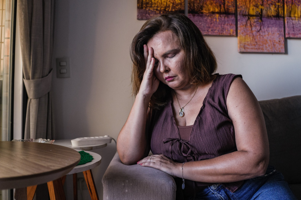 As crises de enxaqueca de Heline Porto já chegaram a durar até quatro dias, com dores fortes e intensas, a levando até a emergência durante a madrugada.