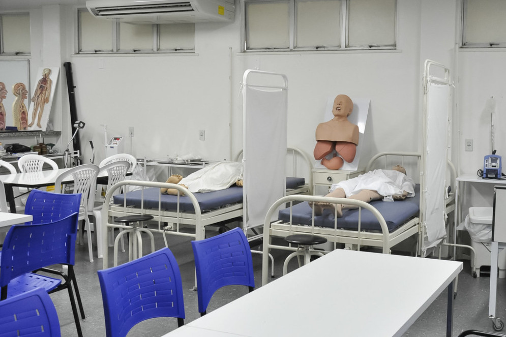 Laboratório de Habilidades de Cuidado do curso de Enfermagem da UFC, que funciona no campus do Porangabuçu(Foto: Guilherme Braga/UFC)