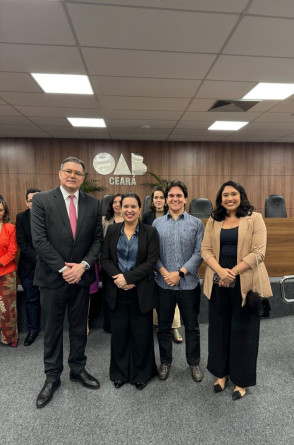 A OAB Ceará tem agora Priscila Ipirajá na foto com a presidente Cristiane Leitão e outros(Foto: Arquivo pessoal )