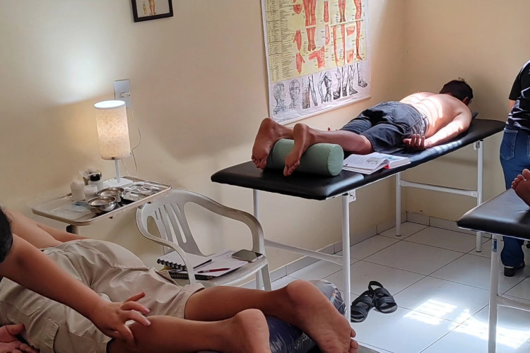 Os pacientes são acompanhados com sessões semanais e práticas corporais (Foto: Divulgação GAIPA (Facebook))