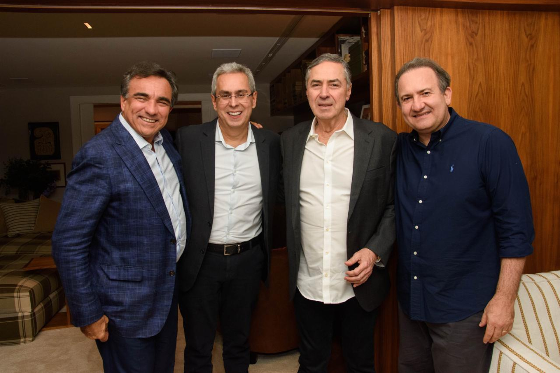 (Foto: arquivo pessoal )Professor Heleno Torres, ouvidor do STJ Gurgel de Farias, ministro Luís Roberto Barroso e o anfitrião Robson Lins