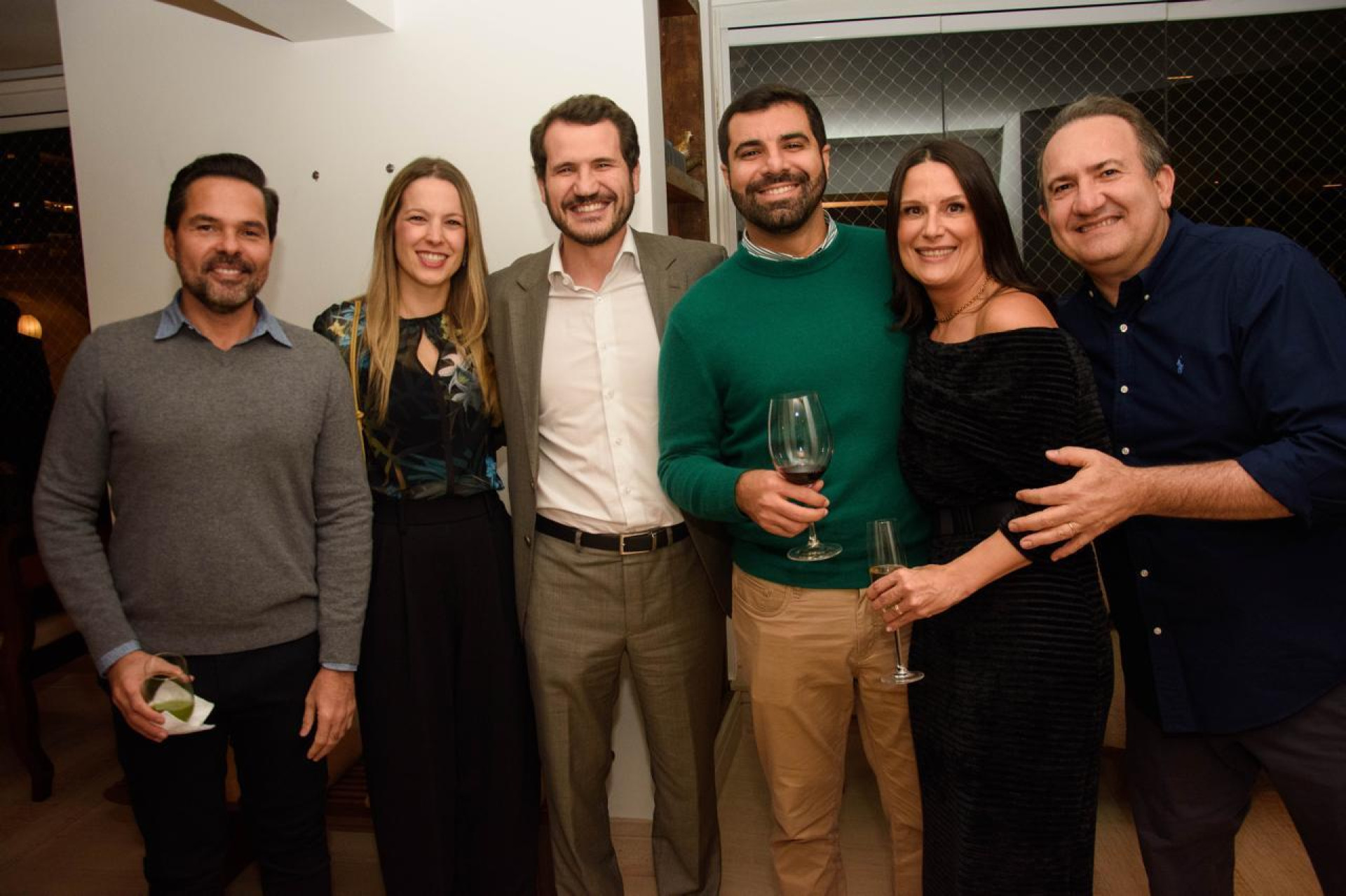 (Foto: arquivo pessoal )Sávio Brito, Samantha e Enrique Lewandowisk, Marcelo Ribeiro Dantas e os anfitriões Marcela e Robson Lins