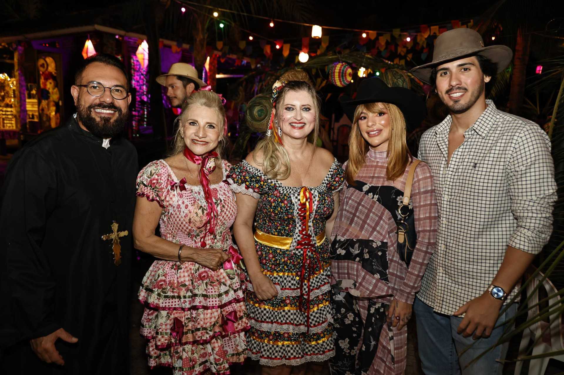 (Foto: arquivo pessoal)Adam Vieira, Rosângela Santos, Telma Regina Braga, Maria Dias e Vinicius Machado