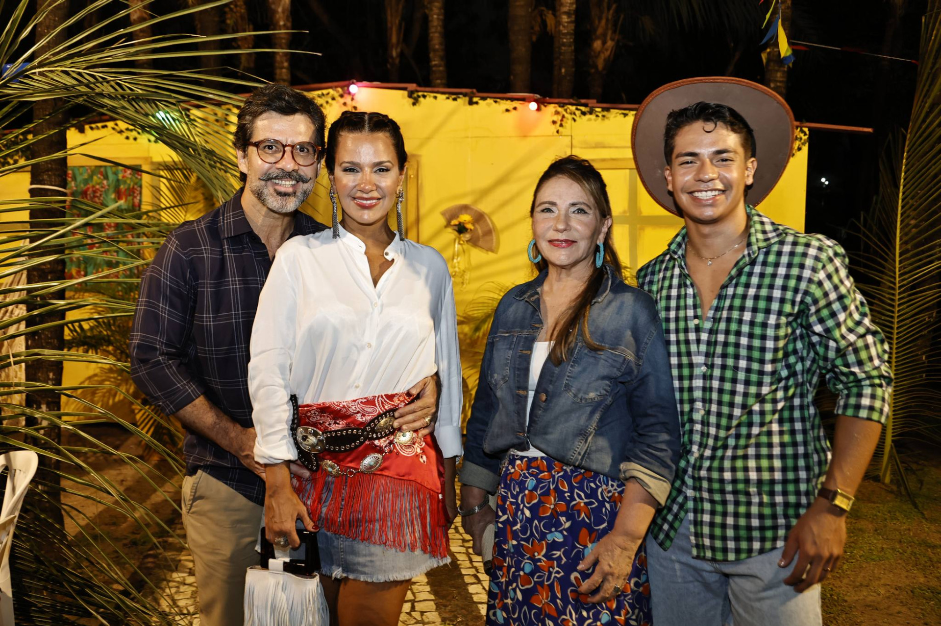 (Foto: arquivo pessoal )Rodolfo Licurgo, Jeritza e Ângela Gurgel e Pedro Porceline