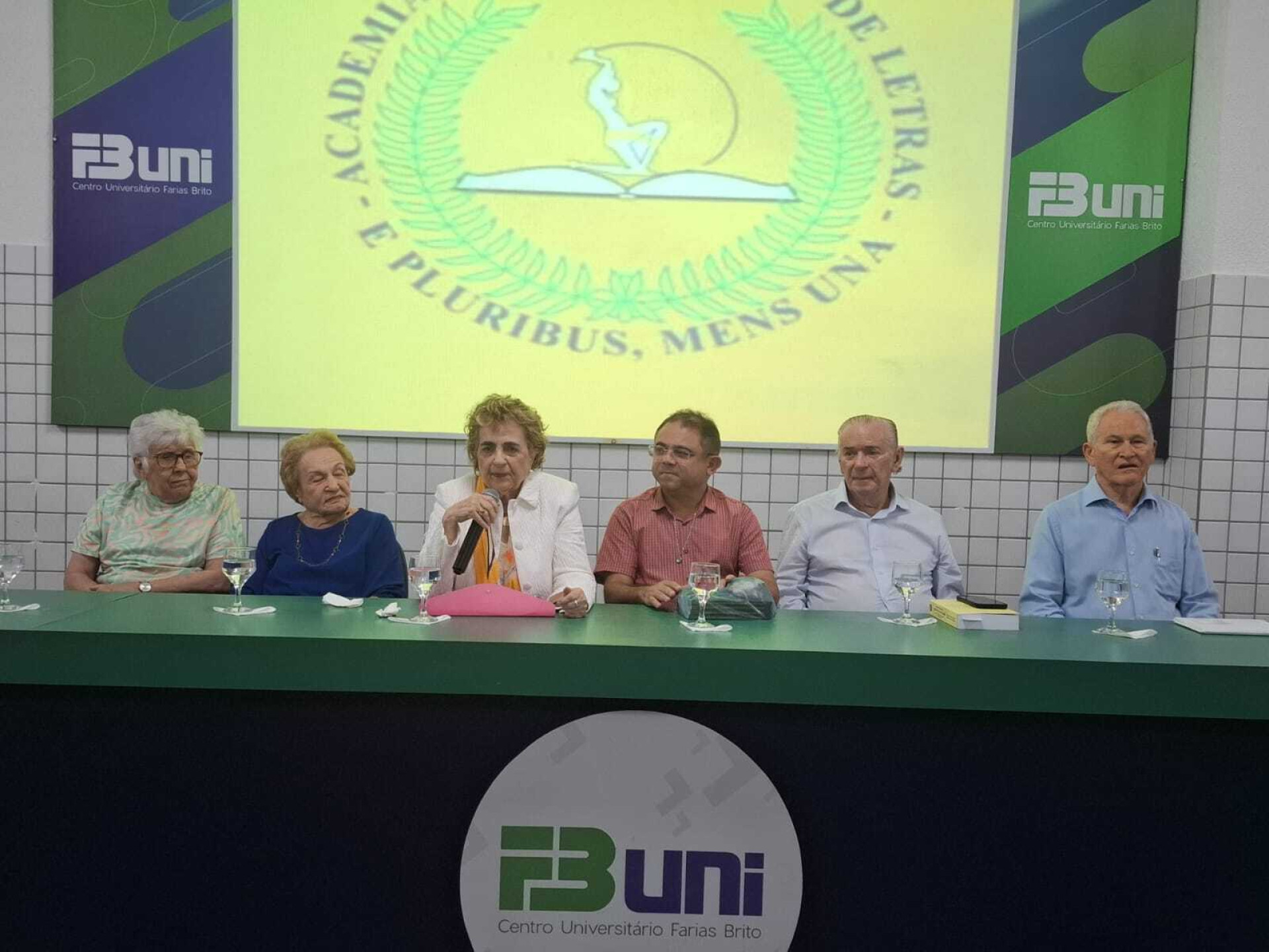 Mesa completa dos acadêmicos (Foto: Arquivo pessoal )