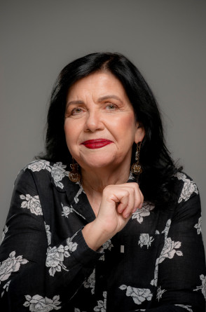 A cientista é pesquisadora da Embrapa desde 1982, inicialmente na Embrapa Agrobiologia (Seropédica, RJ) e, desde 1991, na Embrapa Soja (Londrina, PR)(Foto: Antonio Neto/Embrapa Soja/Divulgação)