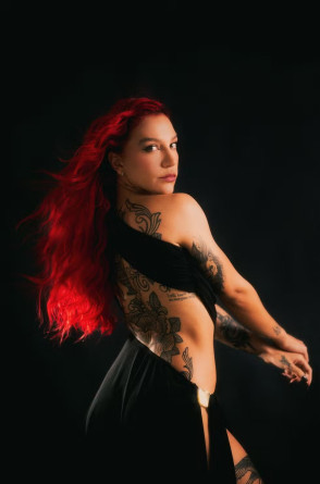 Priscilla Alcântara realiza show intimista no Theatro Via Sul Fortaleza 