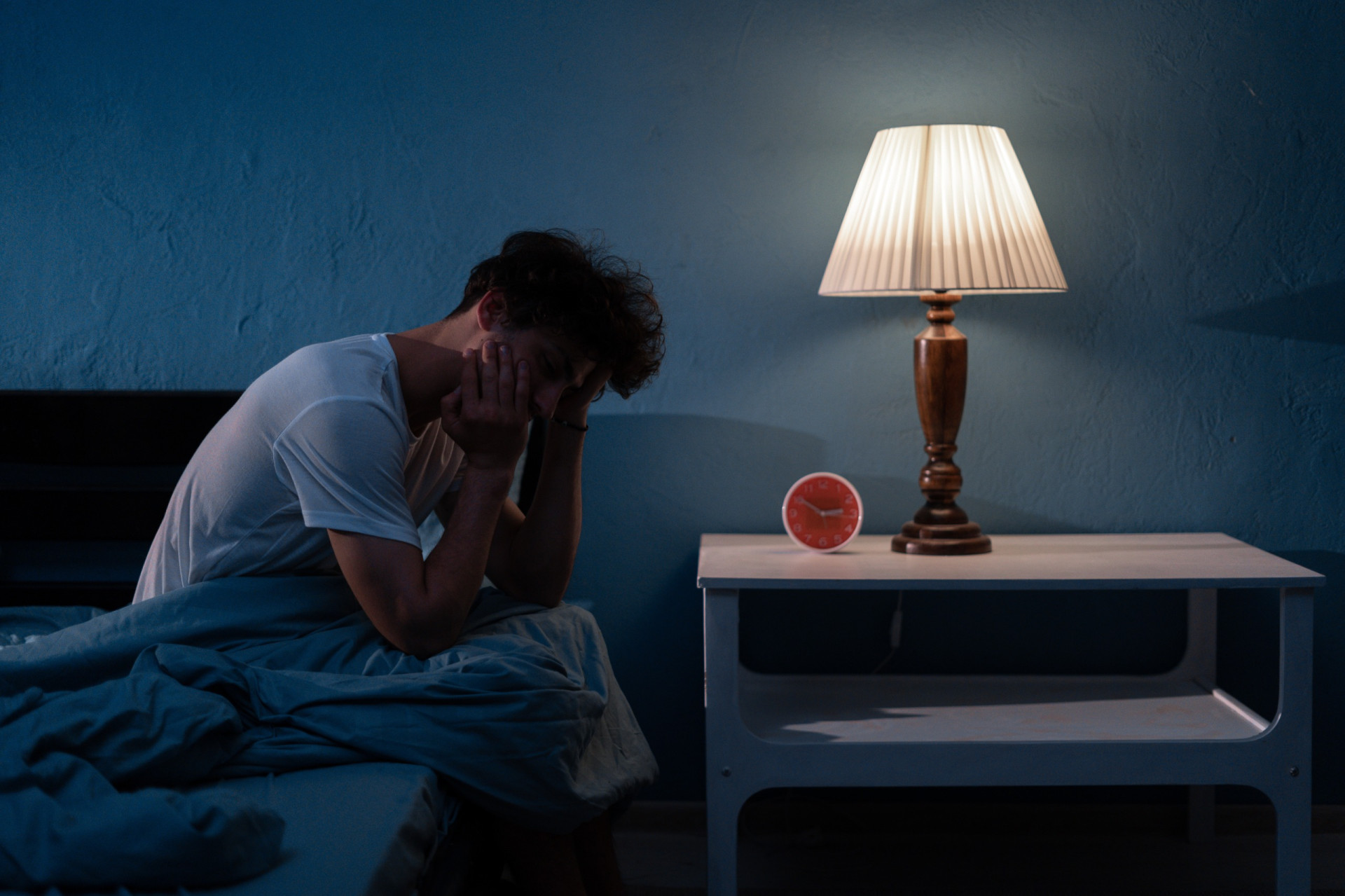 O sono é um estado natural de repouso do corpo e da mente, caracterizado pela diminuição da atividade cerebral e pela redução da consciência do ambiente ao redor (Foto: Reprodução Adobe Stock )