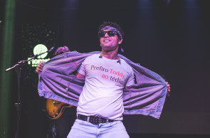 Ator e cantor George Hudson integra a banda Altos Versos, que presta tributo ao Cazuza