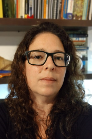 Karin Di é pesquisadora e professora com experiência nas áreas de neurociências, além disso, atua em diversos projetos na Cracolândia, em São Paulo(Foto: Arquivo Pessoal )
