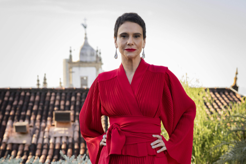 Celina (Malu Galli) faz sucesso com seus looks para a novela vale Tudo (Foto: Fabio Rocha/TVGlobo)