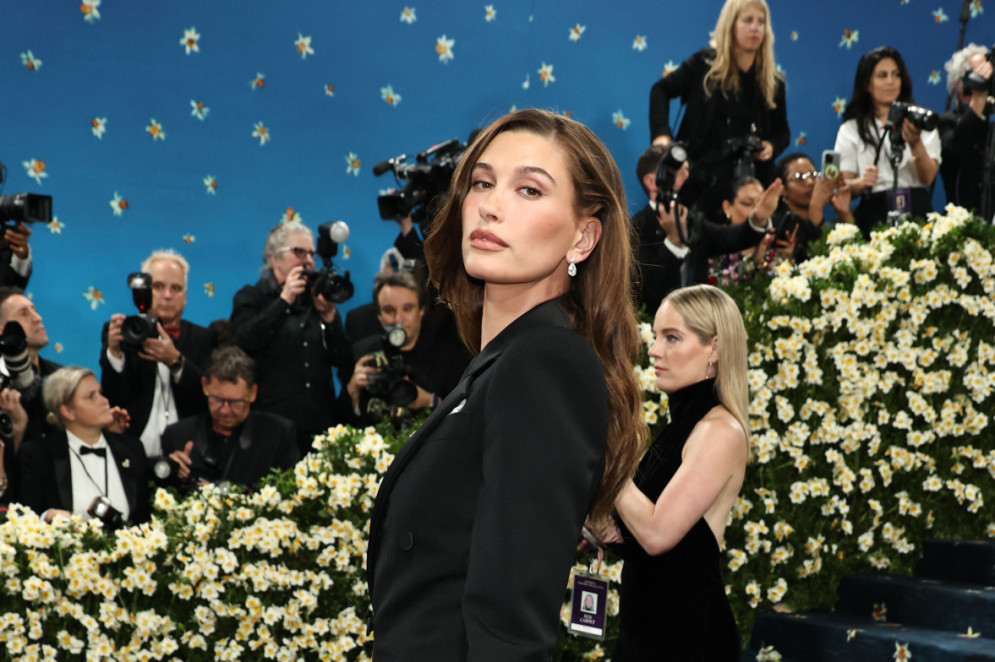Hailey Bieber: onde ela pega vira ouro (Foto: ANGELA WEISS / AFP)