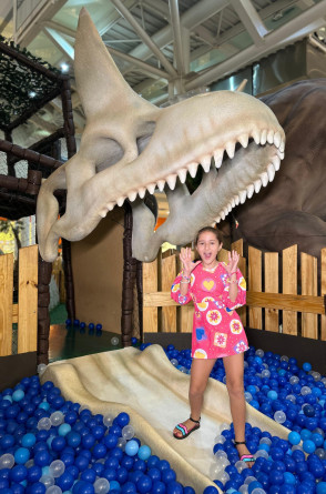 Até 24 de agosto, o Shopping Parangaba recebe diversas programações para o público infantil. A novidade deste mês é a chegada do Dino Scape