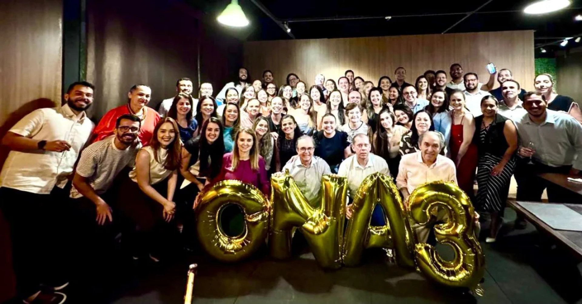 Grupo unido pelo entusiasmo (Foto: Reprodução/instagram)