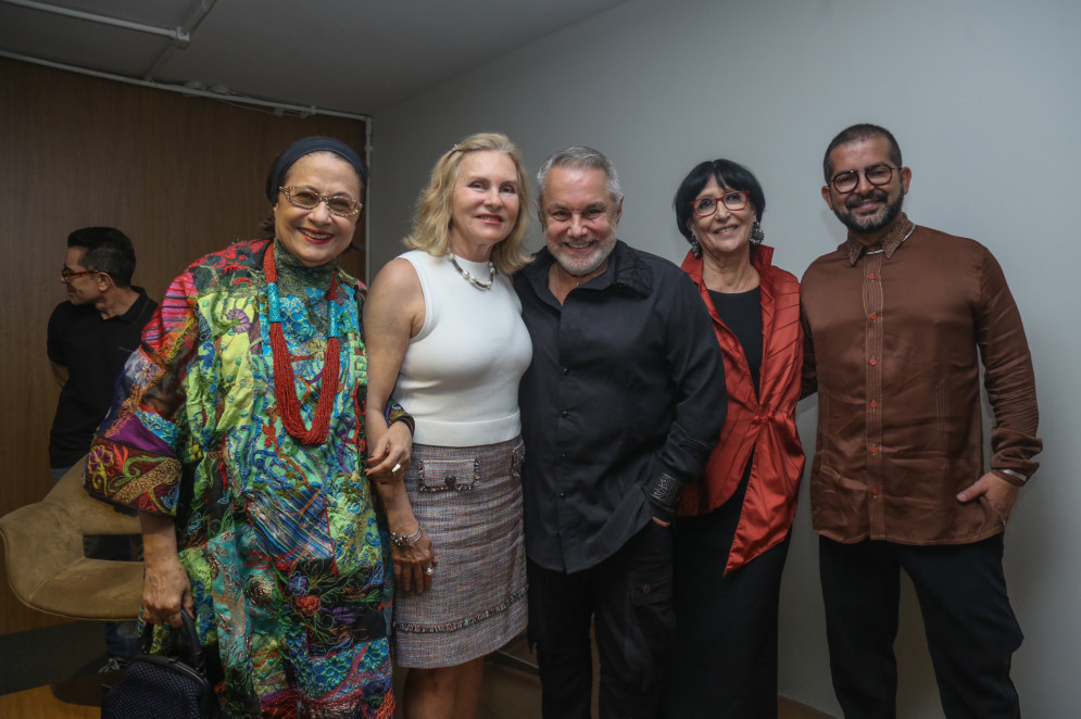 Inês e Lino com Renata Jereissati, Denise Mattar e Régis Vieira(Foto: João Filho Tavares)