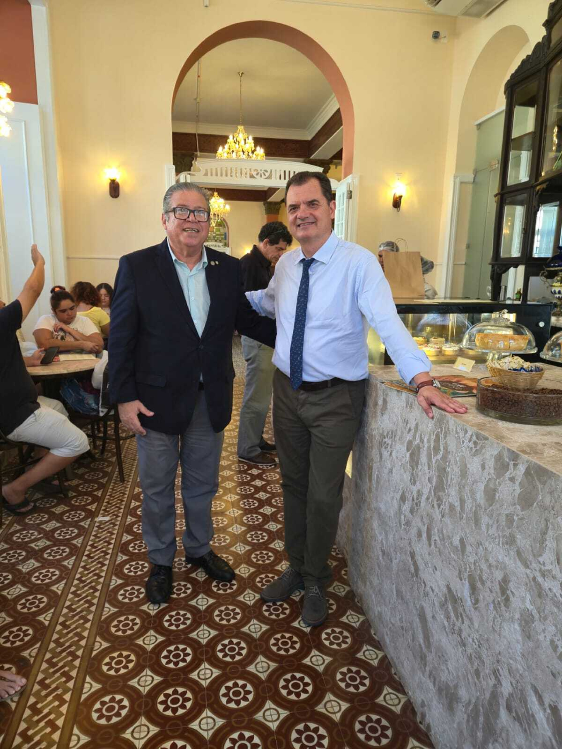 Fábio Porta e o 
comendador Ângelo de Francesco (Foto: Arquivo pessoal )