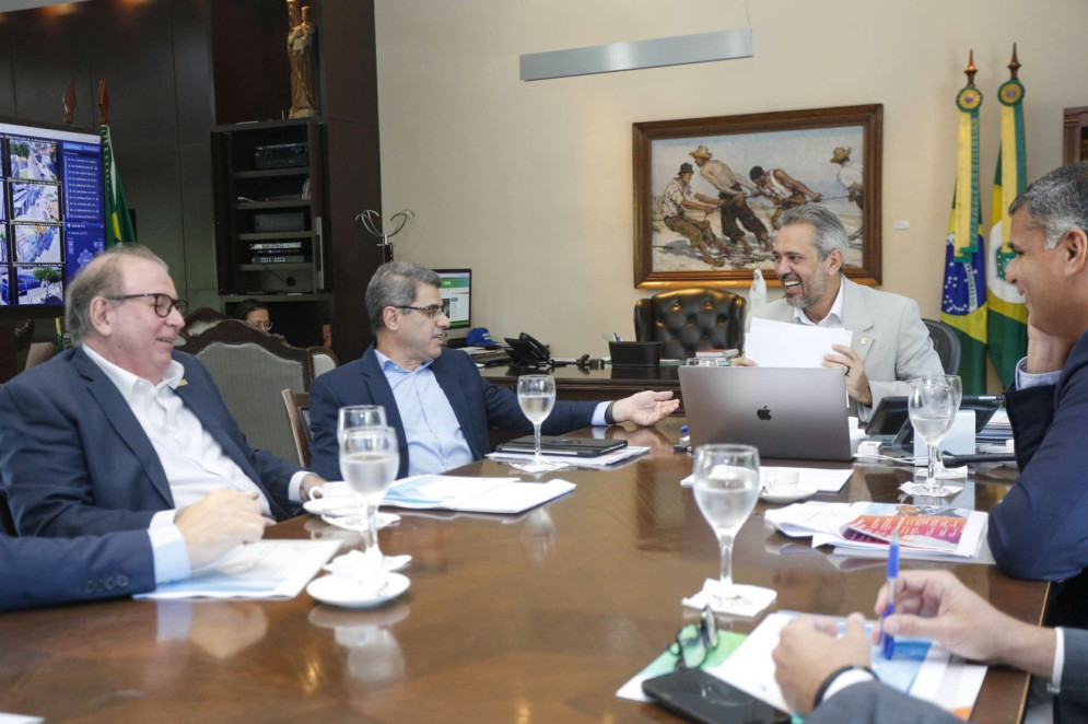 Reunião de Elmano com ArcelorMittal e Fiec(Foto: Tiago Stille/ Governo do Ceará/Divulgação)