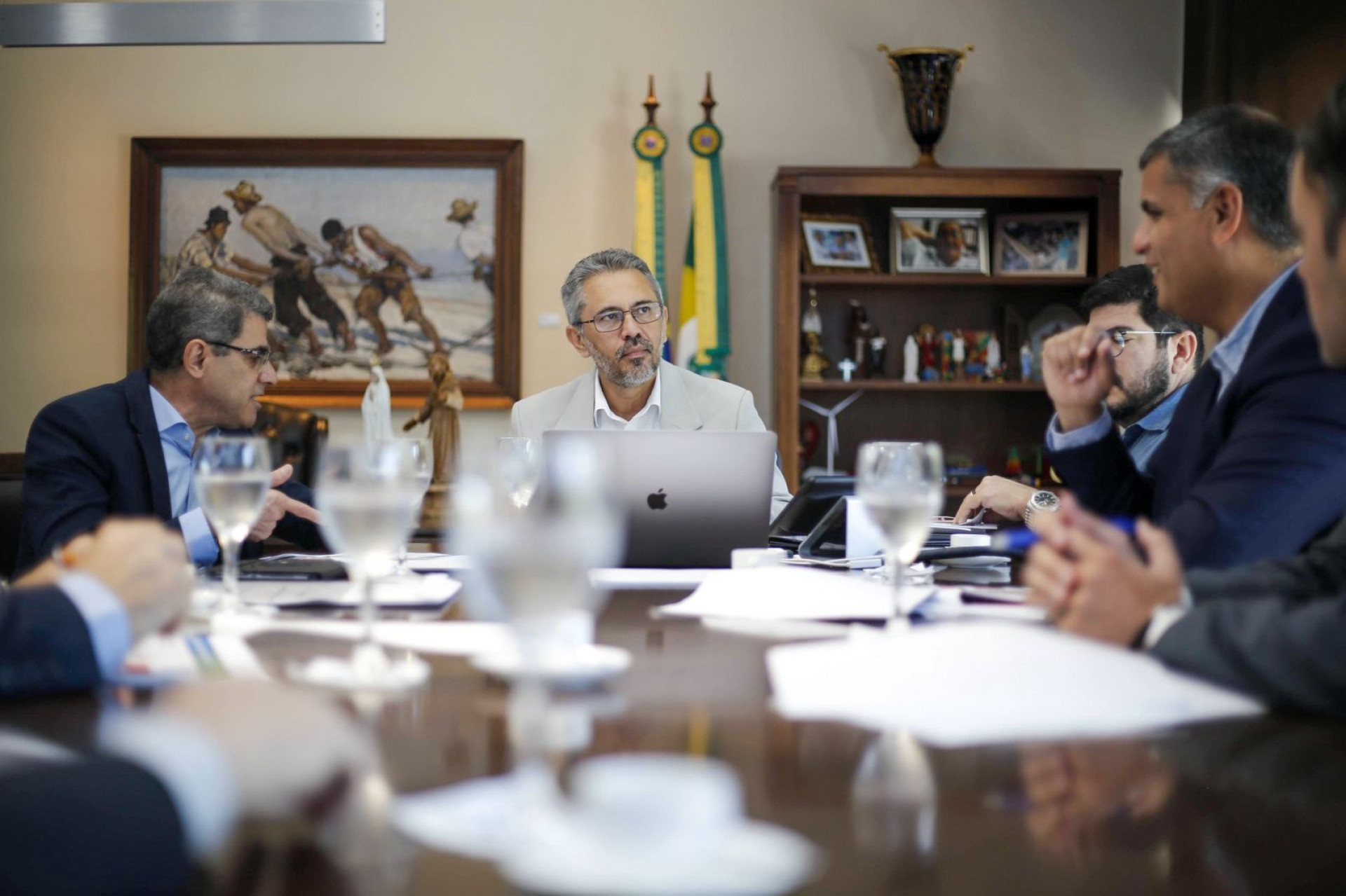 No momento, debateram sobre os impactos tarifários de Trump (Foto: Tiago Stille/ Governo do Ceará/Divulgação)
