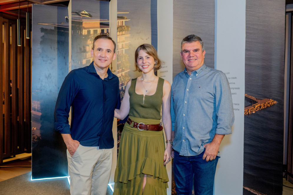 Diretor regional de incorporação, Fernando Amorim. Eduarda Dubeux, diretora Comercial, de Marketing e CX da Moura Dubeux e Marcelo Prado, gerente comercial da Moura Dubeux(Foto: divulgação )