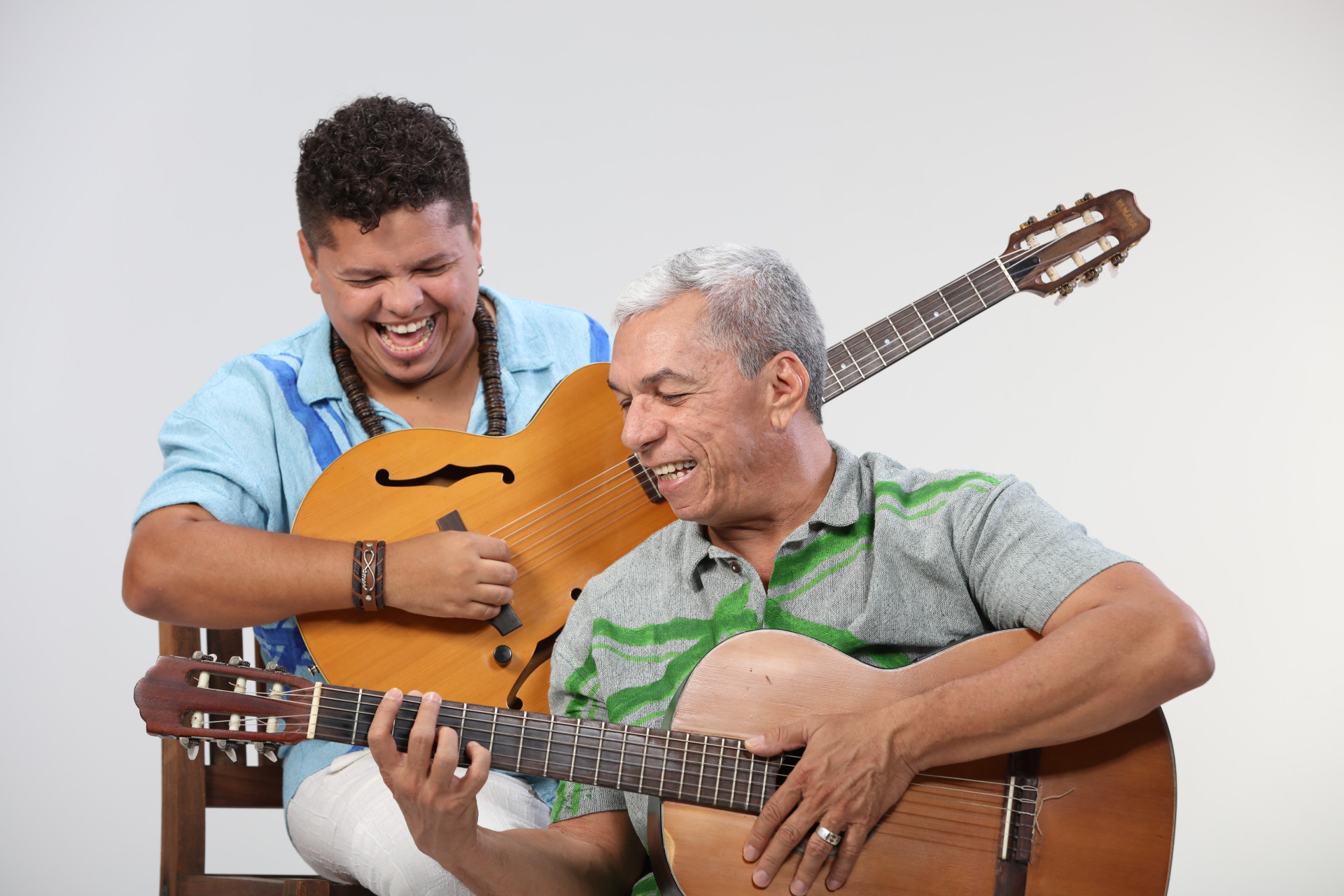 Edinho Vilas Boas e Edmar Gonçalves se encontram no show Cumplicidades (Foto: Ricardo Damito/ Divulgação)