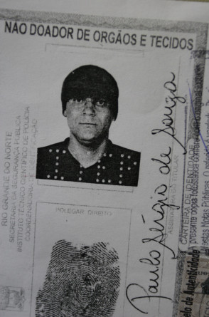 Cópia da identidade de Paulo Sérgio, chefe da quadrilha no Ceará(Foto: Marcos Campos)