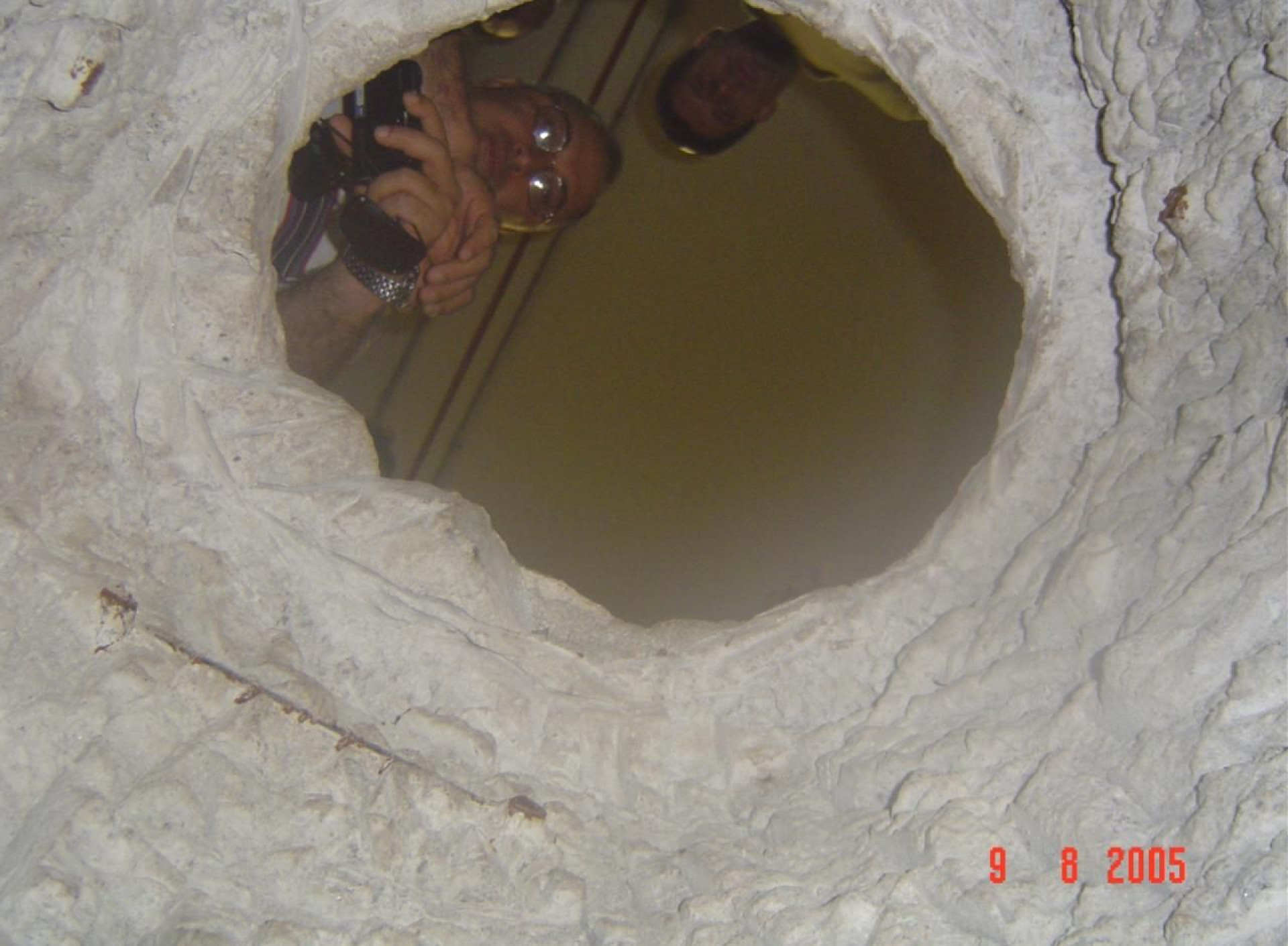 Delegado federal Antônio Celso dos Santos, que respondeu pela investigação ao longo de cinco anos, no dia que visitou o túnel pela primeira vez (Foto: Reprodução Polícia Federal)