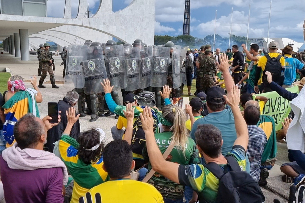 Sandra Kogut  lembra que o documentário  No Céu da Pátria Nesse Instante trata de um fenômeno que é global e não apenas no Brasil(Foto: Divulgação Sinny Assessoria e Comunicação)