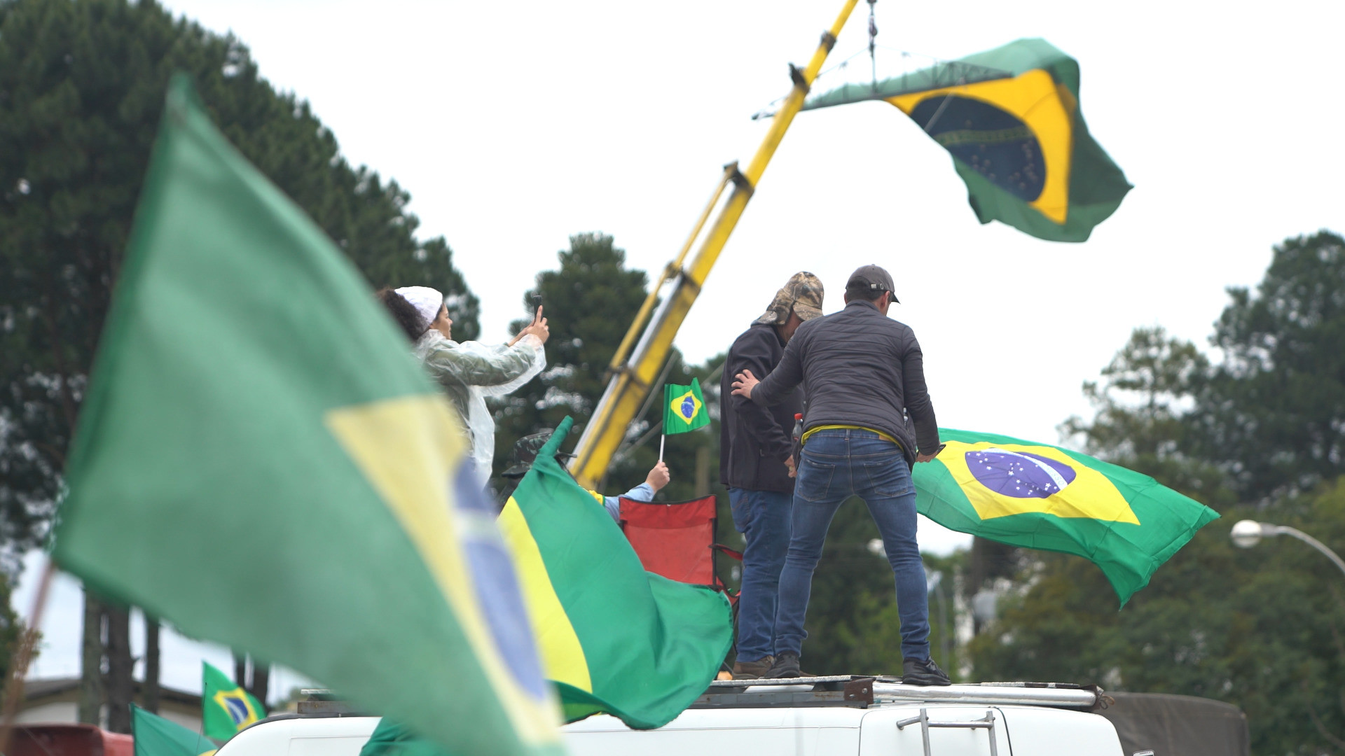Quando os acontecimentos do 8 de janeiro começaram, Sandra Kogut precisou mobilizar a equipe para filmagens (Foto: Divulgação Sinny Assessoria e Comunicação)