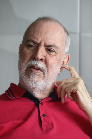 'Numa coletiva, eu procuro saber um detalhe que o cara deixa de lado, eu procuro saber qual foi a exigência que ele fez para vir para o Ceará, para vir para o Fortaleza, qual o pormenor dele'(Foto: FÁBIO LIMA)
