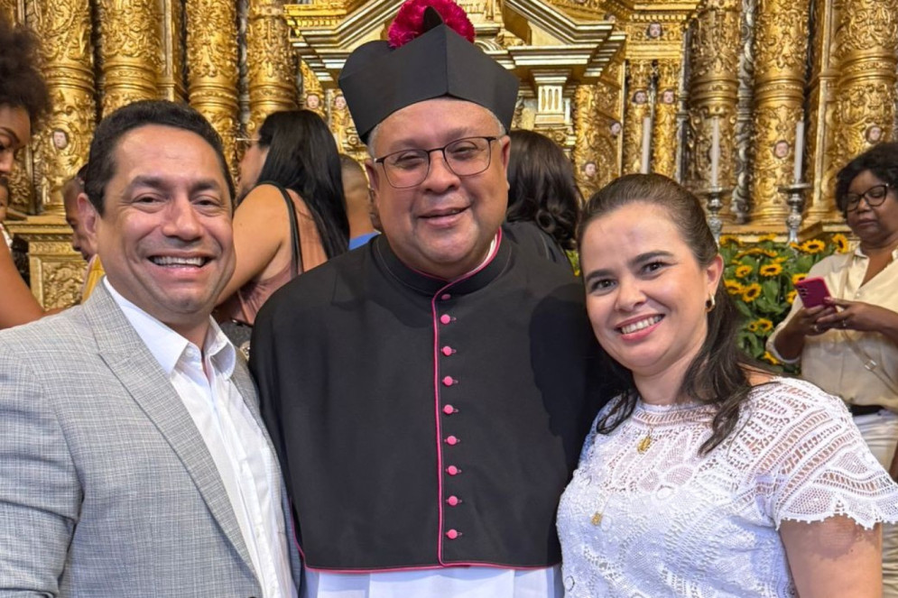 Harley Ximenes e padre Adilton e Lia(Foto: Arquivo pessoal)