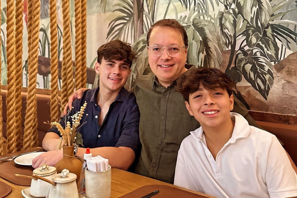 Rodrigo Barroso com Victor e Arthur(Foto: Arquivo pessoal)