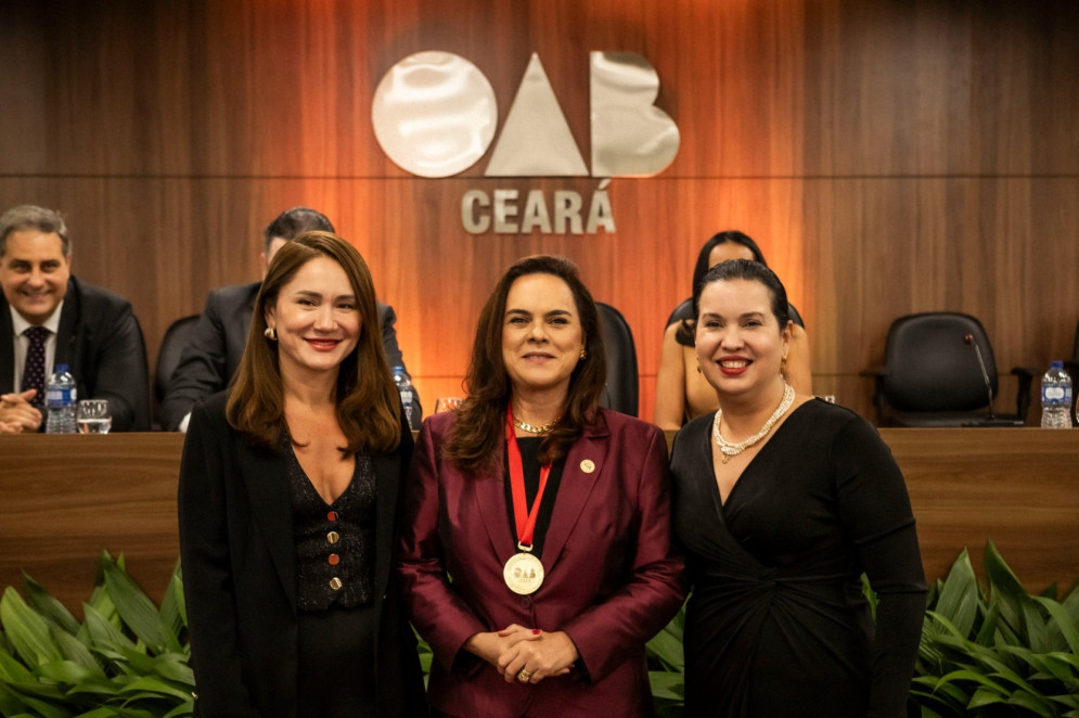 Danielle Mendes, Denise Lucena, professora da UFC, e a presidente Christiane (Foto: Arquivo pessoal )