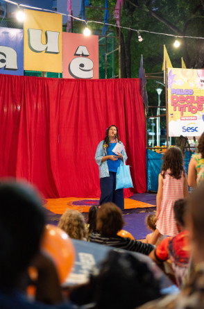 A cada edição, a Auê reúne milhares de pessoas e movimenta a economia criativa. A programação infantil garante que a feira seja para os mais diversos públicos, o que inclui as crianças(Foto: Talita Machado)