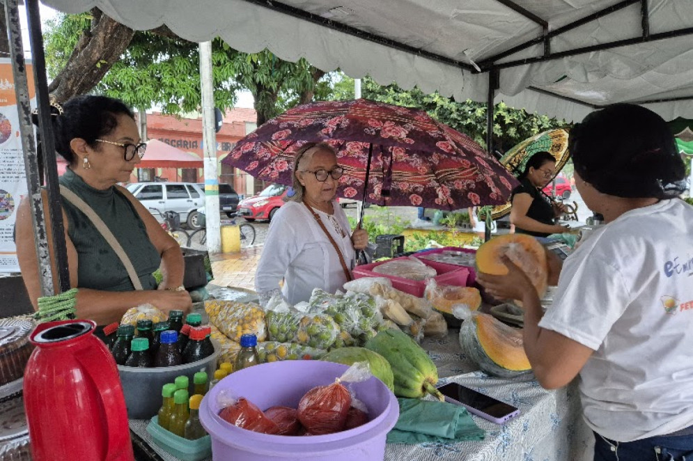 Feira Agroecológica e Solidária de Paracuru, promovida pelo Cetra(Foto: Rose Serafim / Cetra)