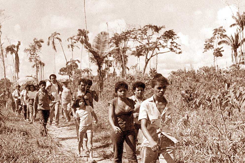 Marina liderando um empate na fazenda Bordon, em Xapuri no Acre(Foto: Marina Silva)