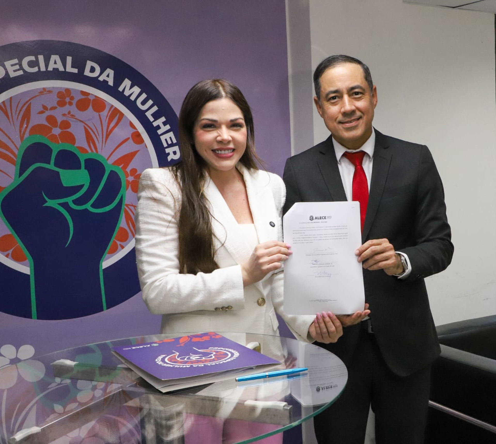 MPCE e Alece assinam termo de cooperação técnica no combate a violência contra a mulher (Foto: Divulgação/Ascom MPCE)