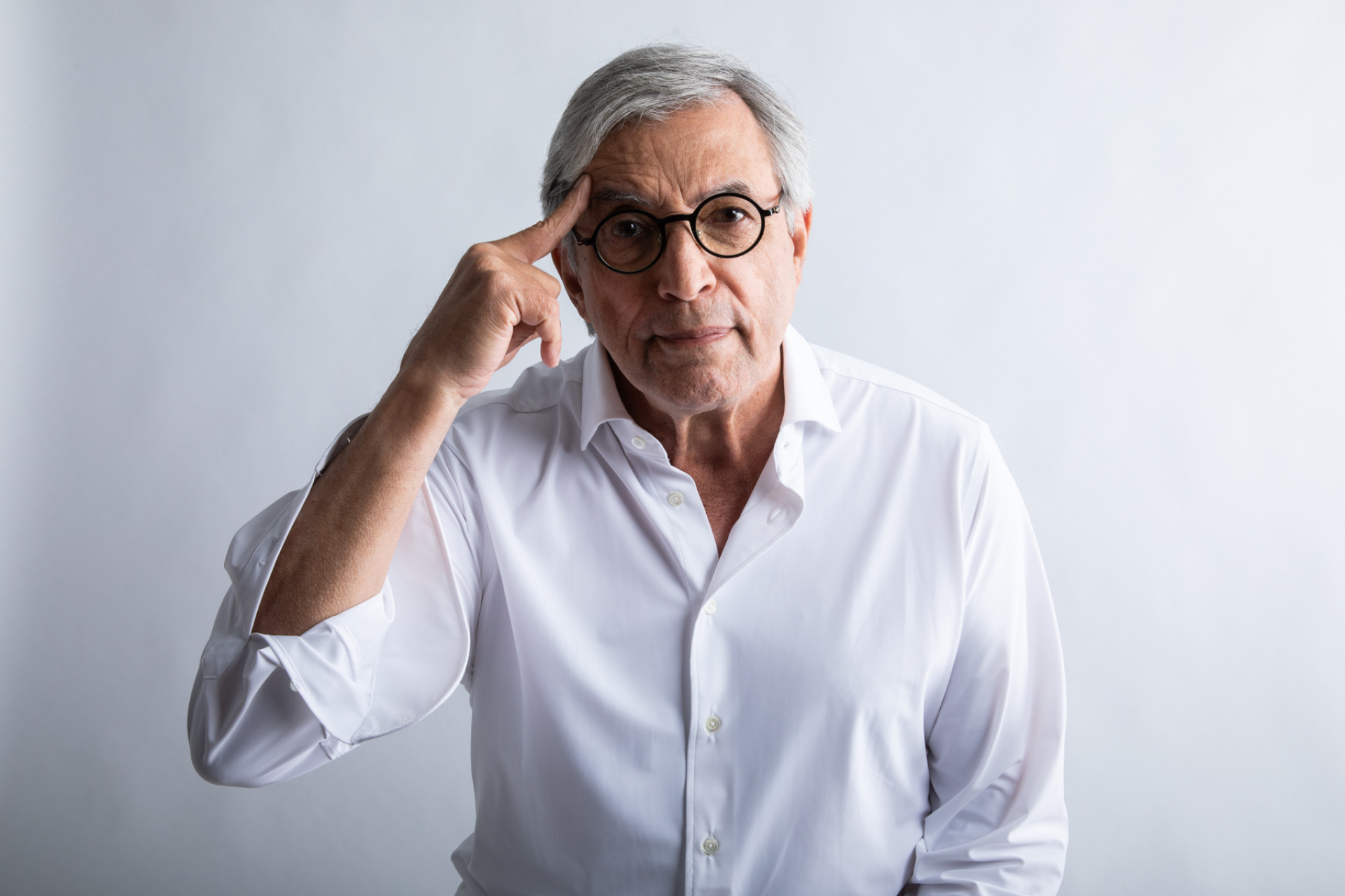 Completando 55 anos de carreira, Ivan Lins revisita sua história em entrevista exclusiva (Foto: Rodrigo Simas/ Divulgação)