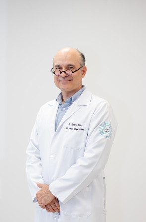 O médico João Odilo é especialista em cirurgias do aparelho digestivo e atua no Hospital Geral de Fortaleza (HGF)(Foto: Divulgação/HGF)