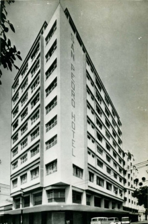 O San Pedro Hotel funcionava no Centro de Fortaleza e foi desativado em 1990. Seu prédio abriga a sede do Conselho Regional de Engenharia e Agronomia do Ceará (Crea-CE)(Foto: Biblioteca IBGE)