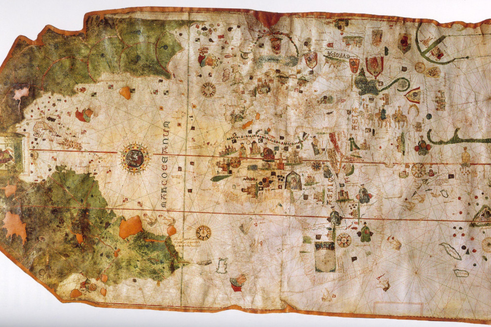 Confeccionado pelo navegador e explorador espanhol Juan de la Cosa, a pedido dos Reis Católicos, o mapa destaca-se por ser a mais antiga e bem conservada representação inequívoca do continente americano (Foto: Domínio Público / Acervo do Museu Naval de Madrid / Wikimedia)